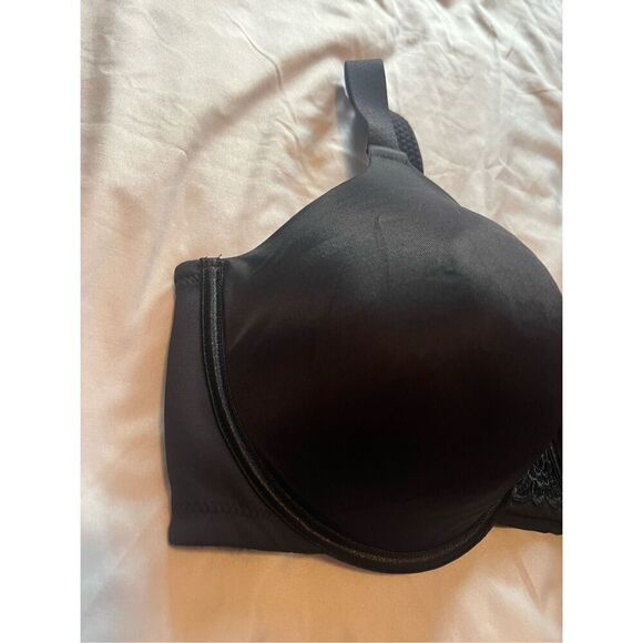 Vanity Fair Black Woman’s Bra Size 38DD - Picture 6 of 11